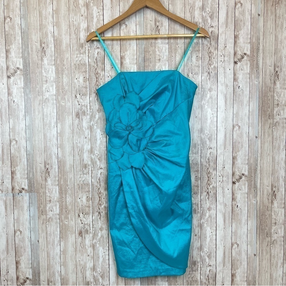 Hailey Adrianna Papell Strapless Dress Size 4‎ Women
